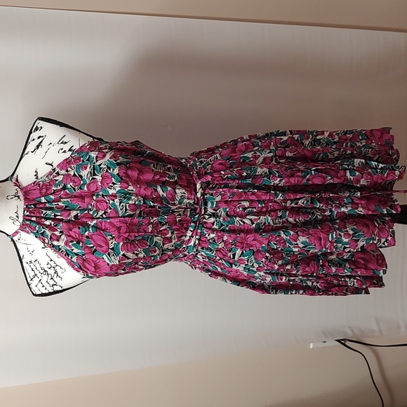 Ditsy Floral Halter Ruffles Above Knee Dress - Picture 2 of 5